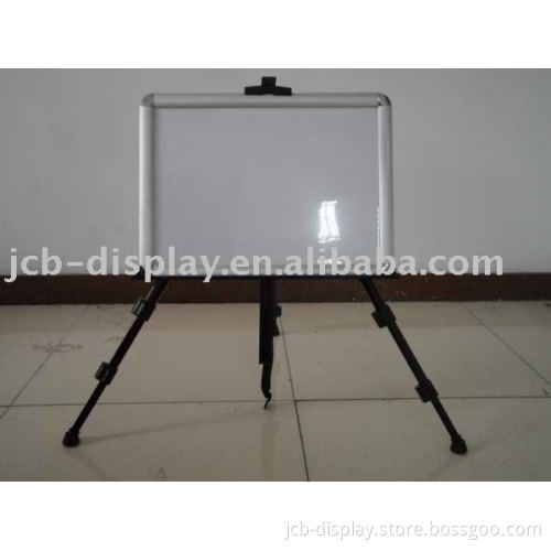 silver retractable feet tripod stand